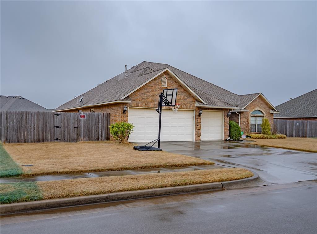 13801 Robinson Court, Oklahoma City, OK 73170