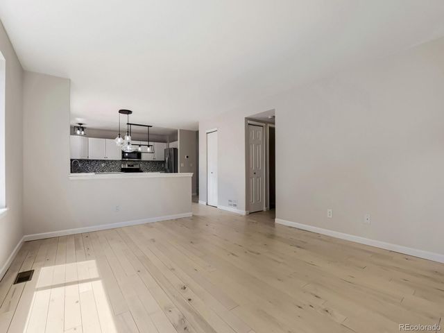 19372 E 41st Avenue, Denver, CO 80249