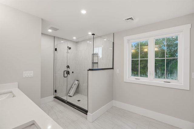 42 Canterbury Road, Pelham, NH 03076