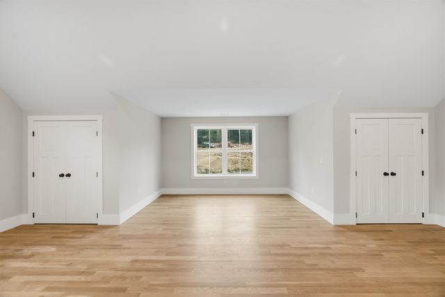 42 Canterbury Road, Pelham, NH 03076