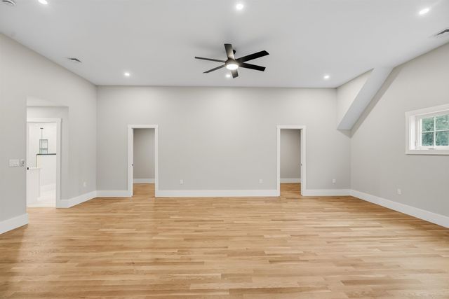 42 Canterbury Road, Pelham, NH 03076