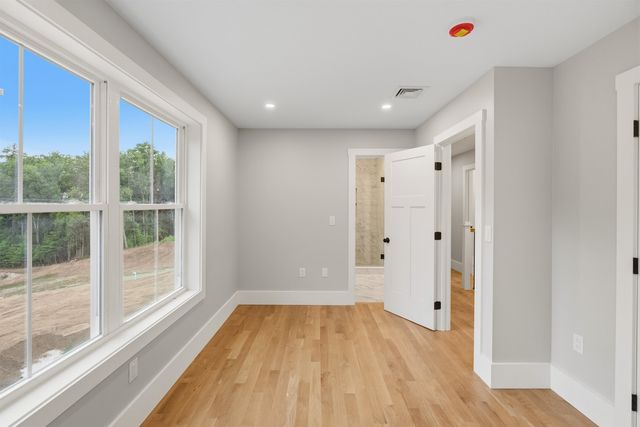 42 Canterbury Road, Pelham, NH 03076