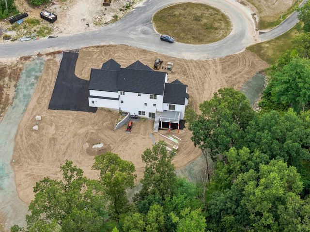42 Canterbury Road, Pelham, NH 03076