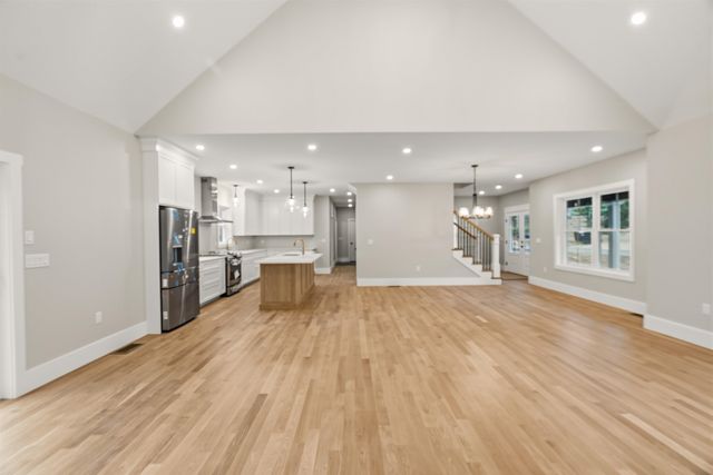 42 Canterbury Road, Pelham, NH 03076