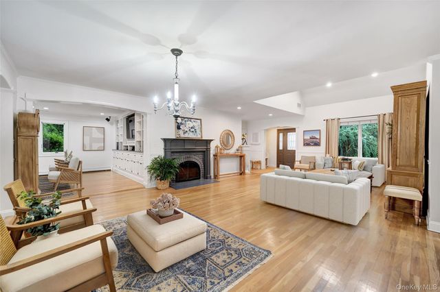 3529 Stratford Road, Wantagh, NY 11793