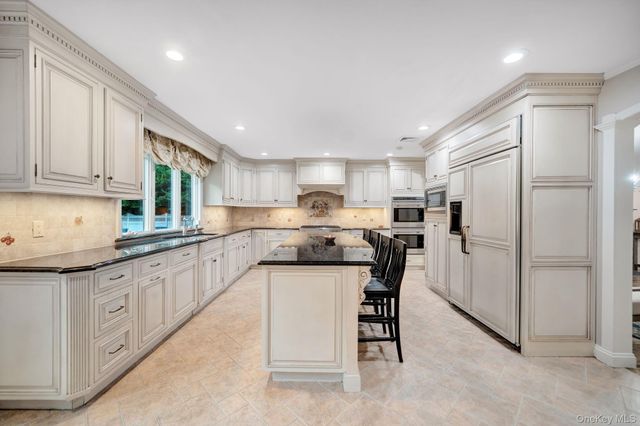 3529 Stratford Road, Wantagh, NY 11793