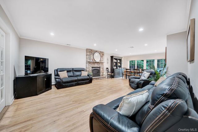 3529 Stratford Road, Wantagh, NY 11793