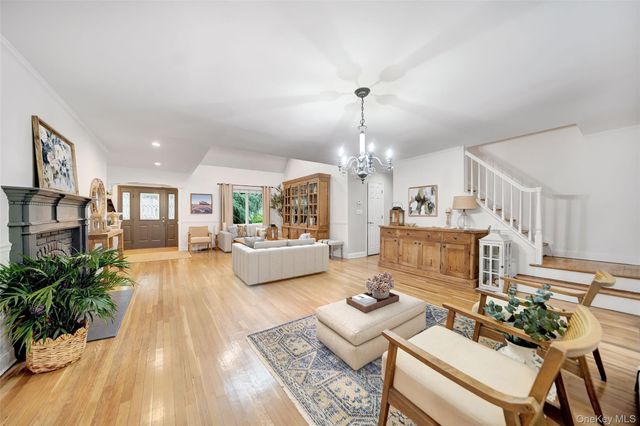 3529 Stratford Road, Wantagh, NY 11793