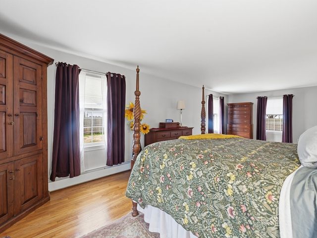 24 Kenyon Drive, Seekonk, MA 02771