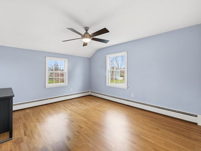 24 Kenyon Drive, Seekonk, MA 02771