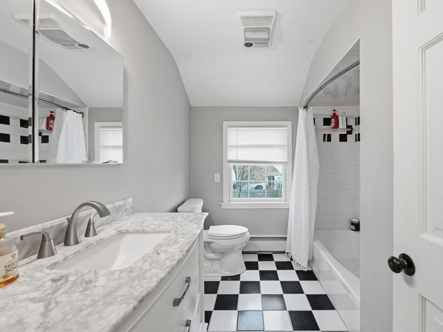 24 Kenyon Drive, Seekonk, MA 02771