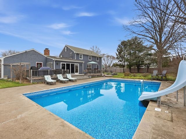 24 Kenyon Drive, Seekonk, MA 02771