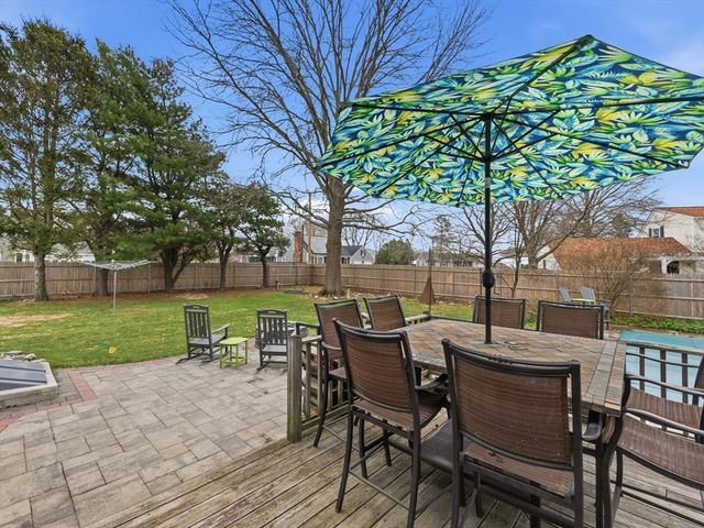 24 Kenyon Drive, Seekonk, MA 02771