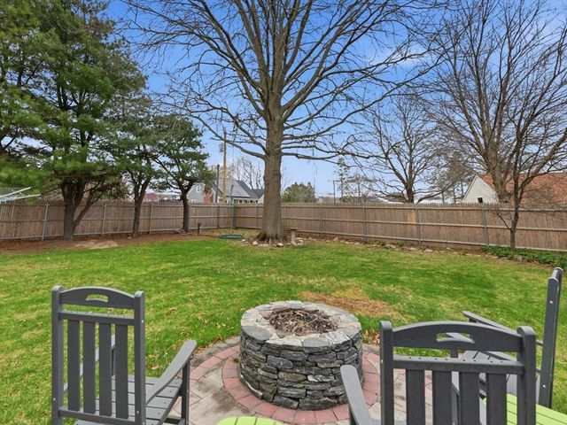 24 Kenyon Drive, Seekonk, MA 02771