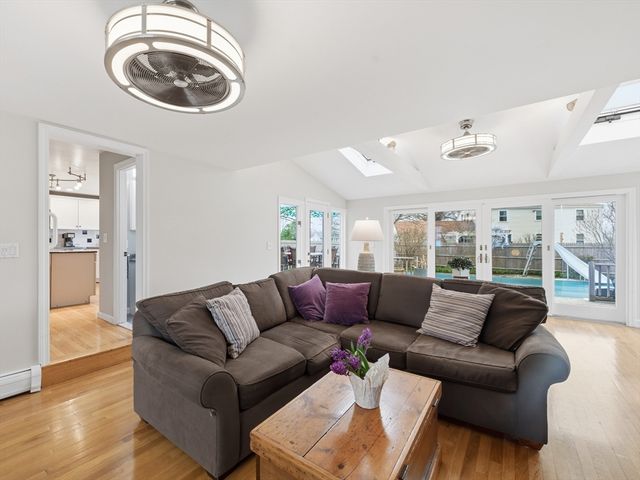 24 Kenyon Drive, Seekonk, MA 02771