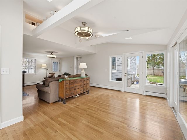 24 Kenyon Drive, Seekonk, MA 02771