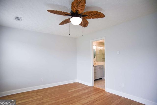 6616 Splashwater Drive, Flowery Branch, GA 30542