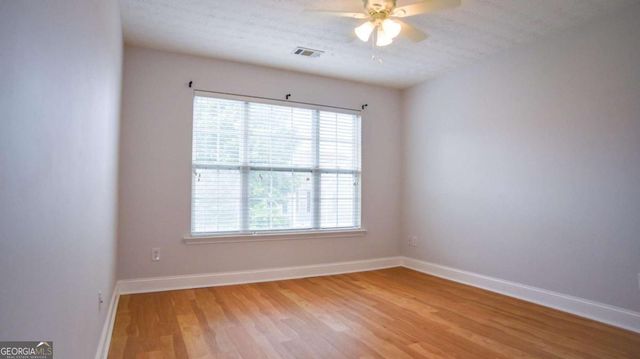 6616 Splashwater Drive, Flowery Branch, GA 30542