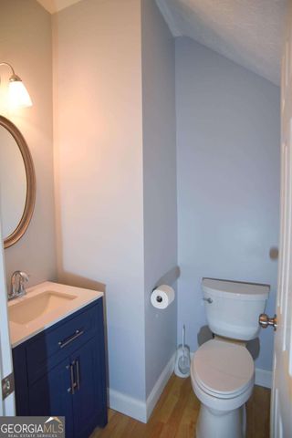 6616 Splashwater Drive, Flowery Branch, GA 30542