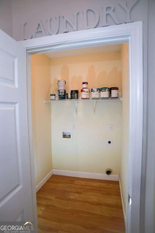 6616 Splashwater Drive, Flowery Branch, GA 30542