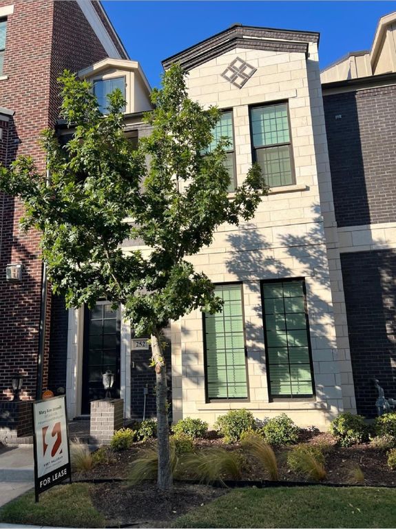 252 Crockett Street, Roanoke, TX 76262