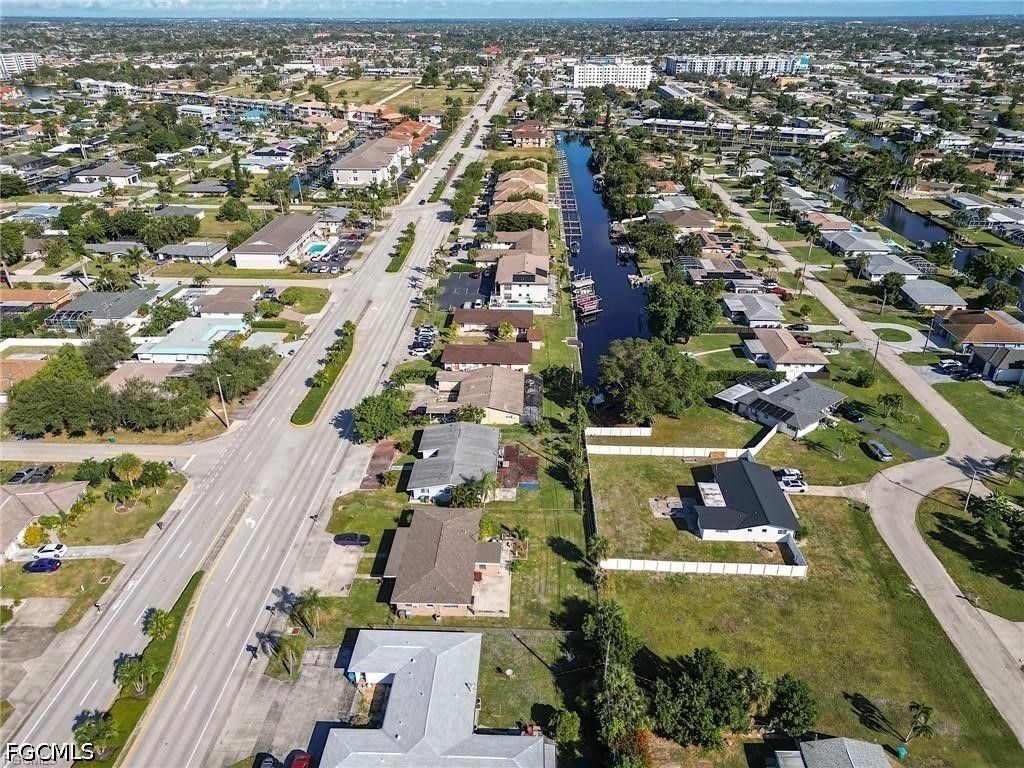 Image 19 of property listing at 5227 Coronado PKWY 1, Cape Coral, FL 33904