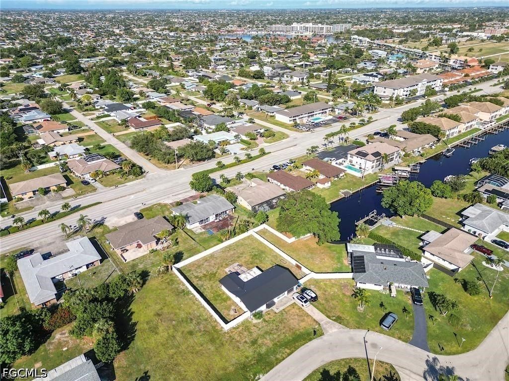 Image 20 of property listing at 5227 Coronado PKWY 1, Cape Coral, FL 33904