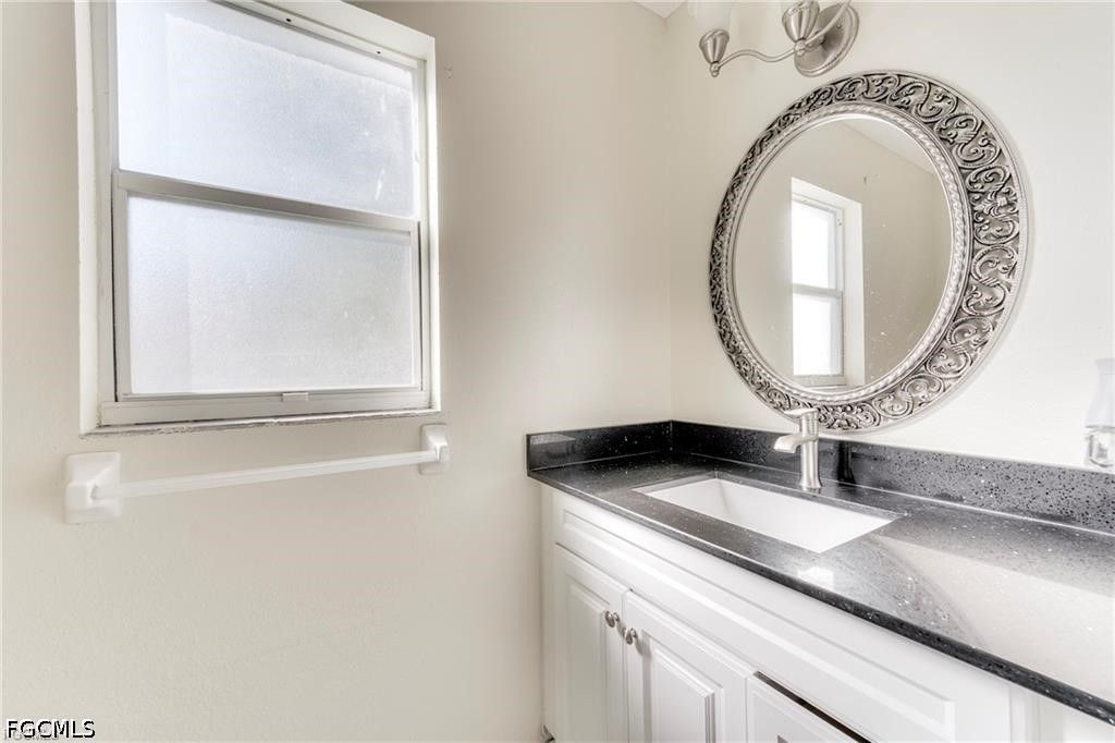 Image 9 of property listing at 5227 Coronado PKWY 1, Cape Coral, FL 33904