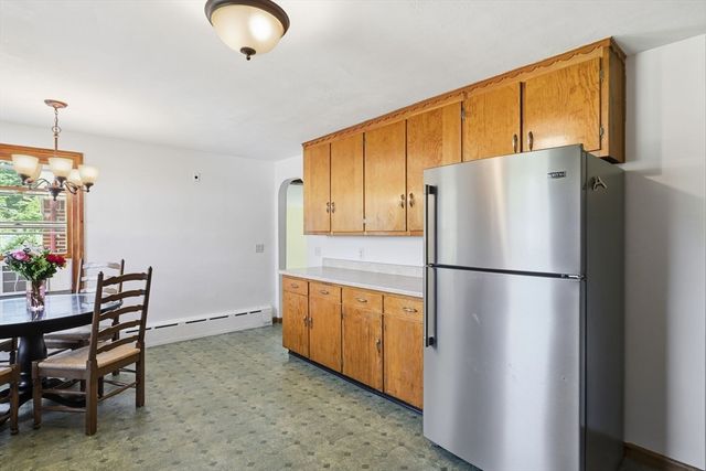 12 Wilbraview Dr, Wilbraham, MA 01095