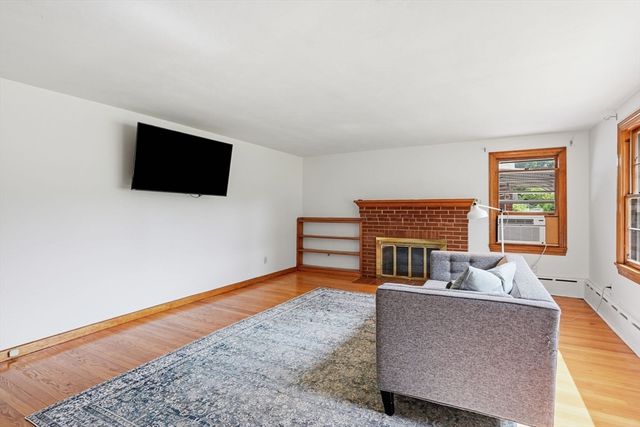 12 Wilbraview Dr, Wilbraham, MA 01095