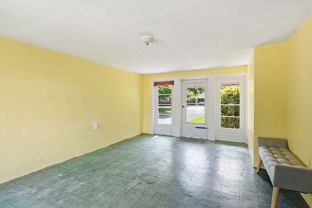 12 Wilbraview Dr, Wilbraham, MA 01095