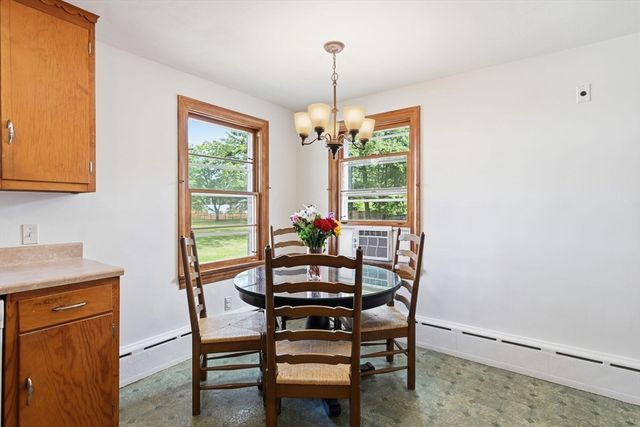 12 Wilbraview Dr, Wilbraham, MA 01095