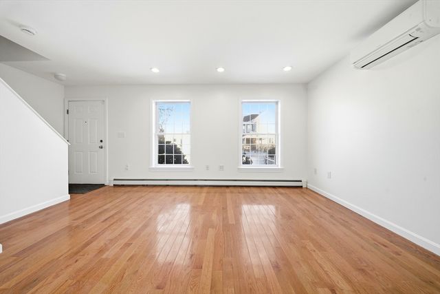 237 North St A, Weymouth, MA 02191