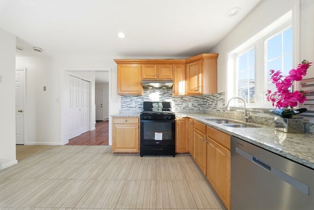 237 North St A, Weymouth, MA 02191