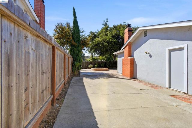 7508 San Sabana Rd, Dublin, CA 94568