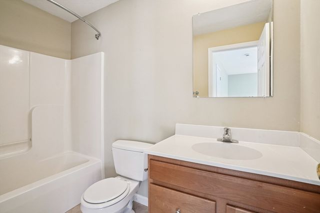 18 Alden Drive 18, Berlin, MA 01503