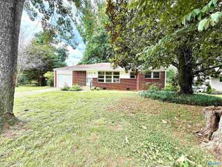 2017 Lance Road NW, Huntsville, AL 35810