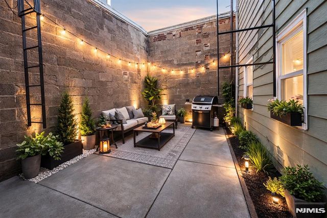 102 Union Street 1B, Newark, NJ 07105