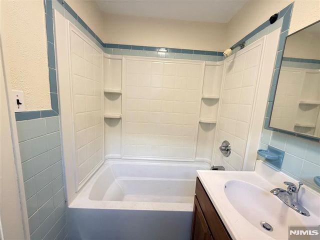 102 Union Street 1B, Newark, NJ 07105