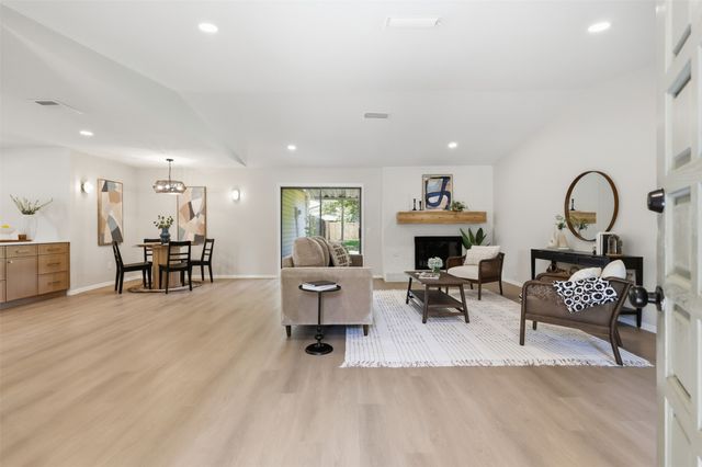 8 Green View Circle, Richardson, TX 75081