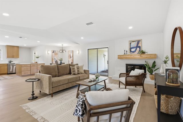 8 Green View Circle, Richardson, TX 75081