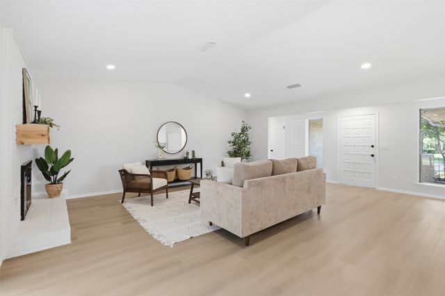 8 Green View Circle, Richardson, TX 75081
