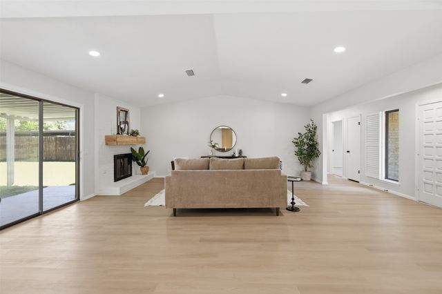 8 Green View Circle, Richardson, TX 75081