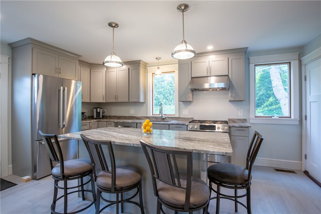 5 Gillies Court, Newport, RI 02840
