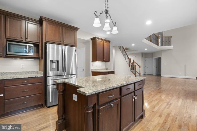 9712 CENTENNIAL MEADOWS LN, Ellicott City, MD 21042
