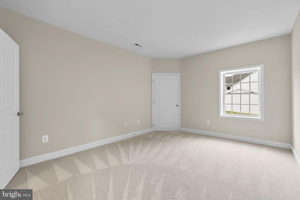 Image 21 of property listing at 9712 CENTENNIAL MEADOWS LN, Ellicott City, MD 21042