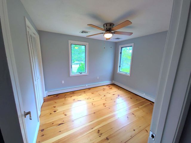 39 Old Auburn Road, Derry, NH 03038
