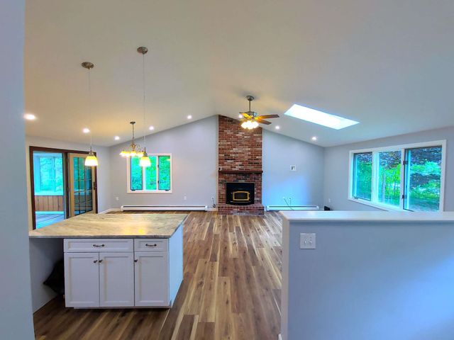 39 Old Auburn Road, Derry, NH 03038
