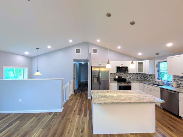 39 Old Auburn Road, Derry, NH 03038