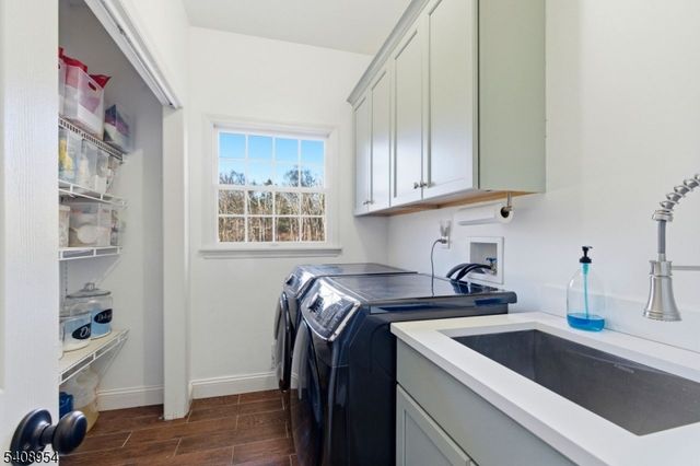 26 Fox Hollow Way, Green Twp., NJ 07821